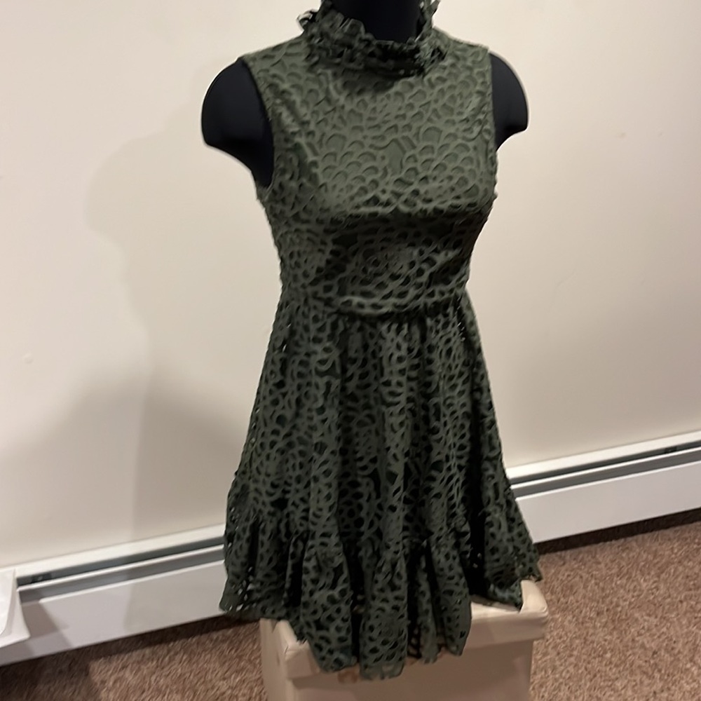 Weissman sleeveless Dress with high ruffled color